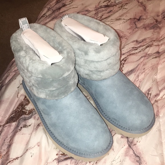 UGG Shoes - BRAND NEW UGGS SIZE 9 never worn comes with box